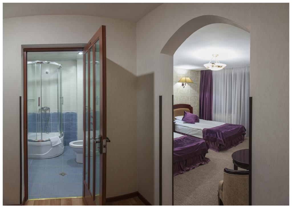 Hotel Victoria バクリアニ エクステリア 写真